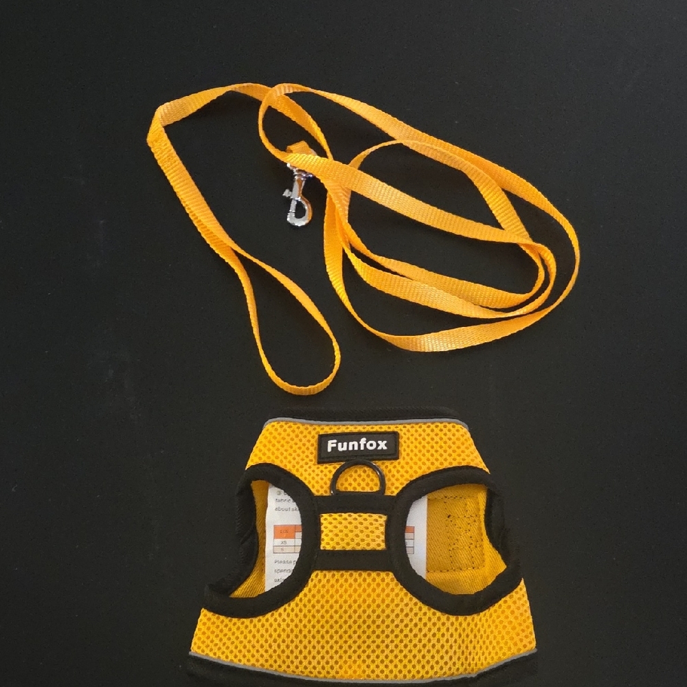 Funfox Yellow Pet Harness and Leash Set New In Package Size Small